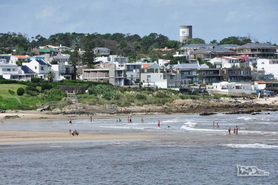 Praia nas cercanias de Punta del Este, no litoral do Uruguai